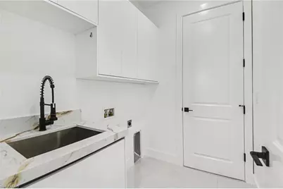 1030 NE Juanita Pl, Cape Coral, FL 33909 - Photo 13