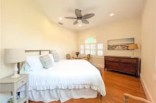 2878 Valencia Way, Fort Myers, FL 33901 - Photo 19