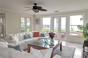 2878 Valencia Way, Fort Myers, FL 33901 - Photo 9