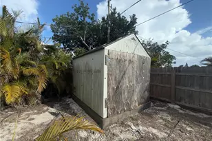 9112 Pineapple Rd, Fort Myers, FL 33967 - Photo 21
