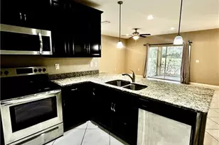 12117 Palm Cove St, Fort Myers, FL 33913 - Photo 5