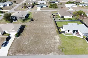 2524 NE 5th Pl, Cape Coral, FL 33909 - Photo 1