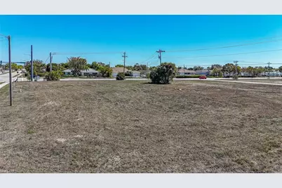 804 Gleason Pkwy, Cape Coral, FL 33914 - Photo 17