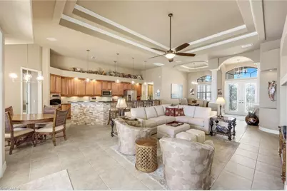 1028 Dolphin Dr, Cape Coral, FL 33904 - Photo 7