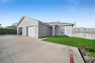 614 SW 3rd Ct, Cape Coral, FL 33991 - Photo 3