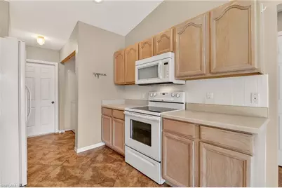 2202 SW 39th St, Cape Coral, FL 33914 - Photo 7