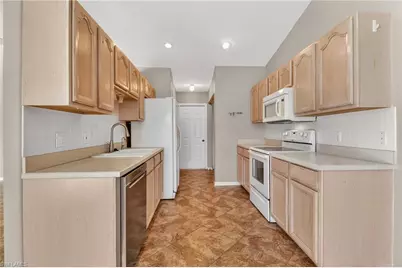 2202 SW 39th St, Cape Coral, FL 33914 - Photo 5