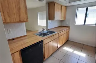 937 SE 24th Ave, Cape Coral, FL 33990 - Photo 5