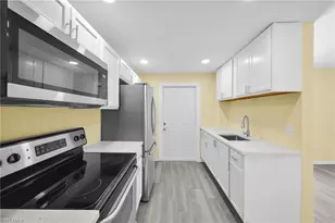 128 Eucalyptus Ct, Fort Myers Beach, FL 33931 - Photo 7