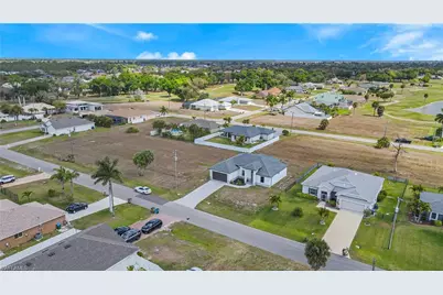 1633 NW 31st Pl, Cape Coral, FL 33993 - Photo 27