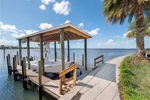 911 Aqua Ln, Fort Myers, FL 33919 - Photo 43