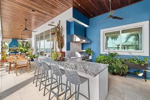 911 Aqua Ln, Fort Myers, FL 33919 - Photo 39