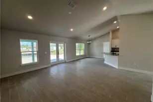 301 NE 14th St, Cape Coral, FL 33909 - Photo 9