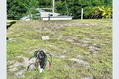 5529 Sir Walter Way, North Fort Myers, FL 33917 - Photo 3