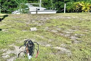 5529 Sir Walter Way, North Fort Myers, FL 33917 - Photo 3