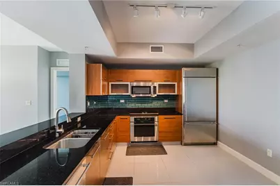 3000 Oasis Grand Blvd #2405, Fort Myers, FL 33916 - Photo 9