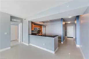 3000 Oasis Grand Blvd, Fort Myers, FL 33916 - Photo 5