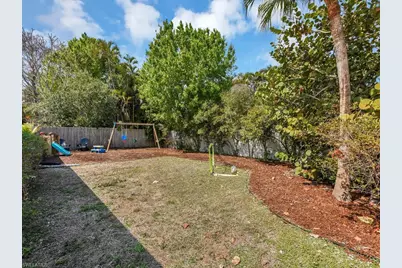 1537 Covington Cir E, Fort Myers, FL 33919 - Photo 25