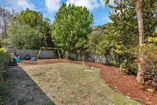 1537 Covington Cir E, Fort Myers, FL 33919 - Photo 25