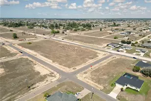 16 Diplomat Pkwy E, Cape Coral, FL 33909 - Photo 7