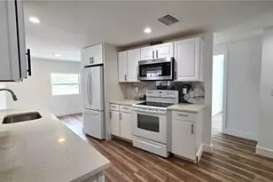 8180 Suncoast Dr, North Fort Myers, FL 33917 - Photo 29