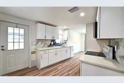 8180 Suncoast Dr, North Fort Myers, FL 33917 - Photo 27