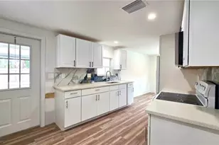 8180 Suncoast Dr, North Fort Myers, FL 33917 - Photo 27