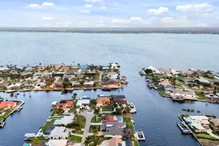 1950 SE 36th St, Cape Coral, FL 33904 - Photo 9