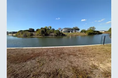 407 NE 5th Ter, Cape Coral, FL 33909 - Photo 3