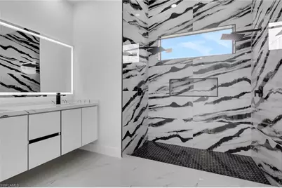 2800 NE 4th Pl, Cape Coral, FL 33909 - Photo 11