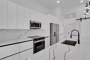 2800 NE 4th Pl, Cape Coral, FL 33909 - Photo 7