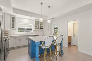 3708 Agate Ct, Sanibel, FL 33957 - Photo 3