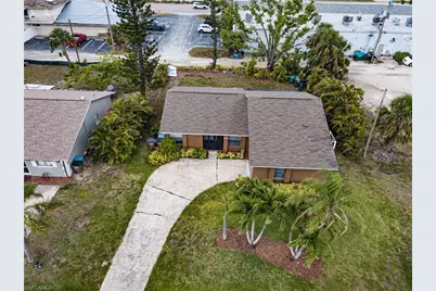 1913 SE 15th Pl, Cape Coral, FL 33990 - Photo 23