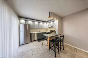 1570 Park Meadows Dr, Fort Myers, FL 33907 - Photo 5