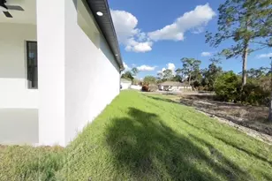 913 Glenn Ave, Lehigh Acres, FL 33972 - Photo 37