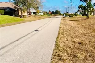 1139 NW 9th Pl, Cape Coral, FL 33993 - Photo 1