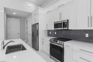 2118 SW 14th Pl, Cape Coral, FL 33991 - Photo 3