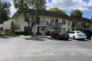 9261 Central Park Dr, Fort Myers, FL 33919 - Photo 5