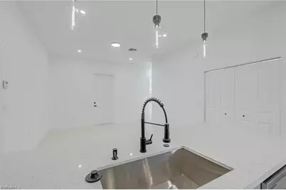 940 Lakeside Dr, Lehigh Acres, FL 33974 - Photo 5