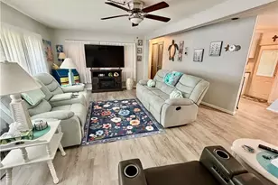 201 Captains Walk, North Fort Myers, FL 33917 - Photo 7