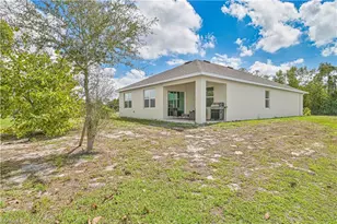 1009 Jacaranda Pkwy E, Cape Coral, FL 33909 - Photo 27