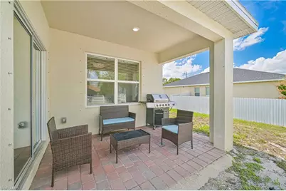 1009 Jacaranda Pkwy E, Cape Coral, FL 33909 - Photo 25