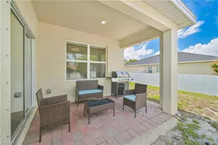 1009 Jacaranda Pkwy E, Cape Coral, FL 33909 - Photo 25