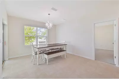 1009 Jacaranda Pkwy E, Cape Coral, FL 33909 - Photo 5