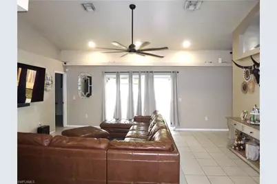 513 SE 16th Pl, Cape Coral, FL 33990 - Photo 5