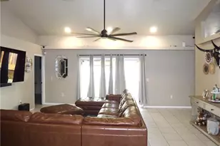 513 SE 16th Pl, Cape Coral, FL 33990 - Photo 5