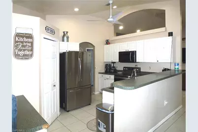 513 SE 16th Pl, Cape Coral, FL 33990 - Photo 11