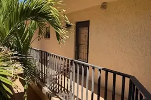 12491 McGregor Blvd, Fort Myers, FL 33919 - Photo 11