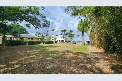 4528 E Riverside Dr, Fort Myers, FL 33905 - Photo 13