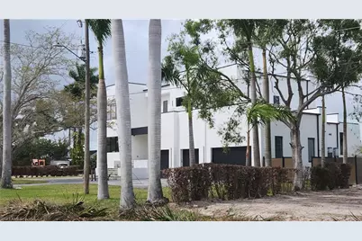 4528 E Riverside Dr, Fort Myers, FL 33905 - Photo 3